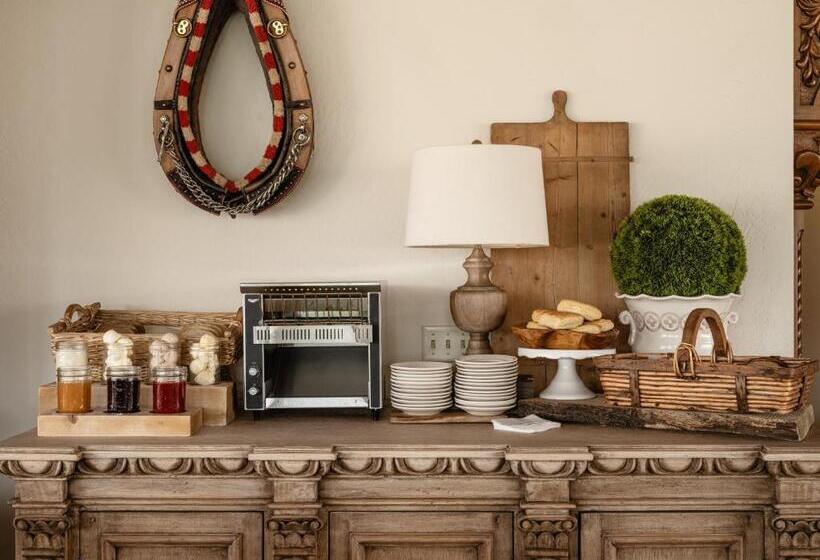 ホテル Enzian Inn