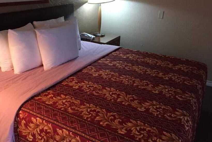 فندق Executive Inn & Suites Beeville