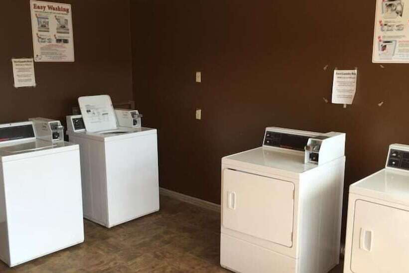 فندق Executive Inn & Suites Beeville