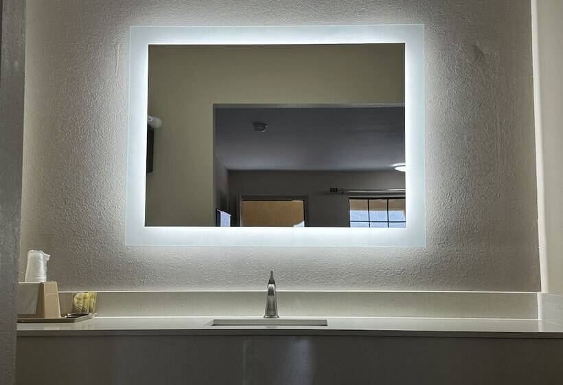 酒店 Express Inn & Suites