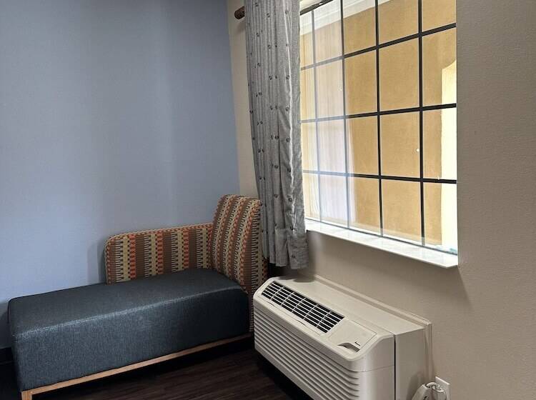 酒店 Express Inn & Suites