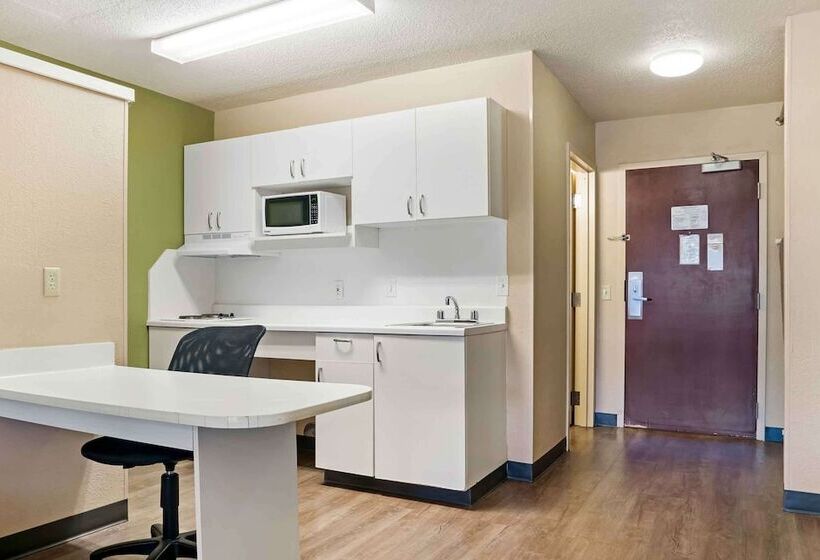 호텔 Extended Stay America Select Suites Detroit Novi Haggerty Rd