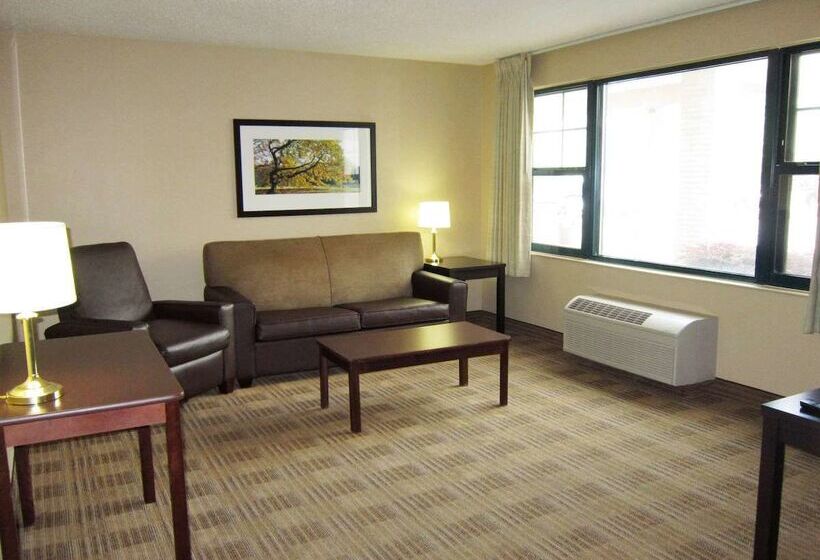 בית מלון כפרי Sonesta Simply Suites Lafayette Airport