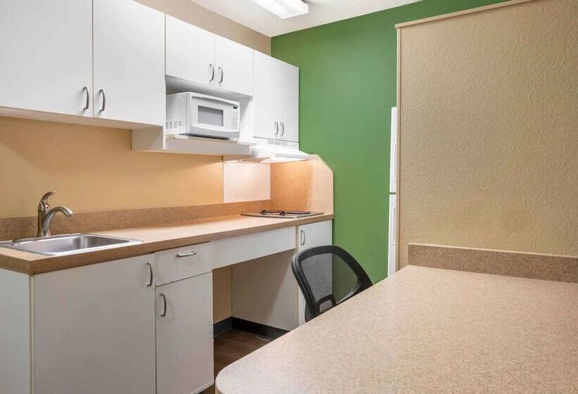 호텔 Suburban Studios Columbus North