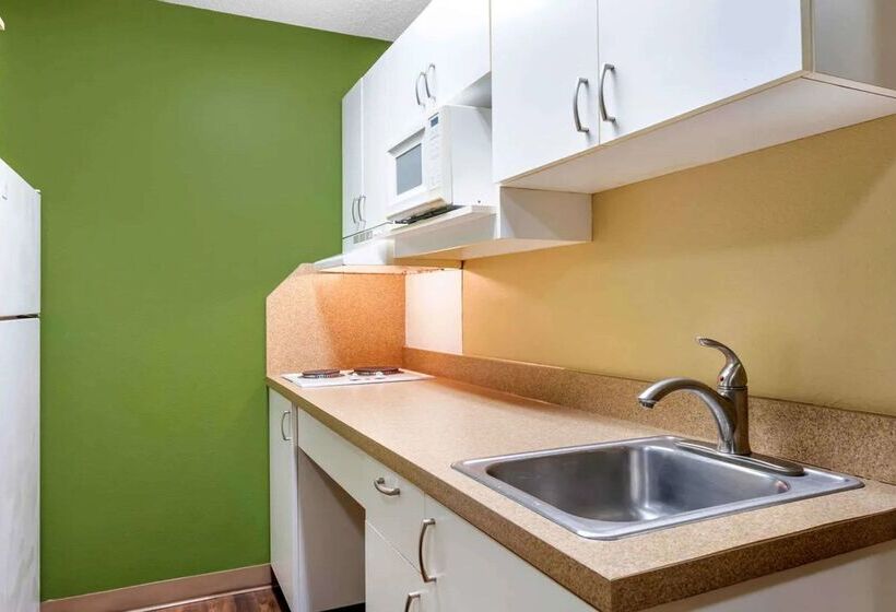 호텔 Suburban Studios Columbus North