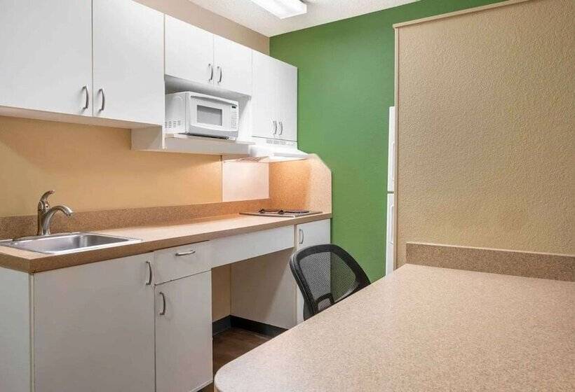 호텔 Suburban Studios Columbus North