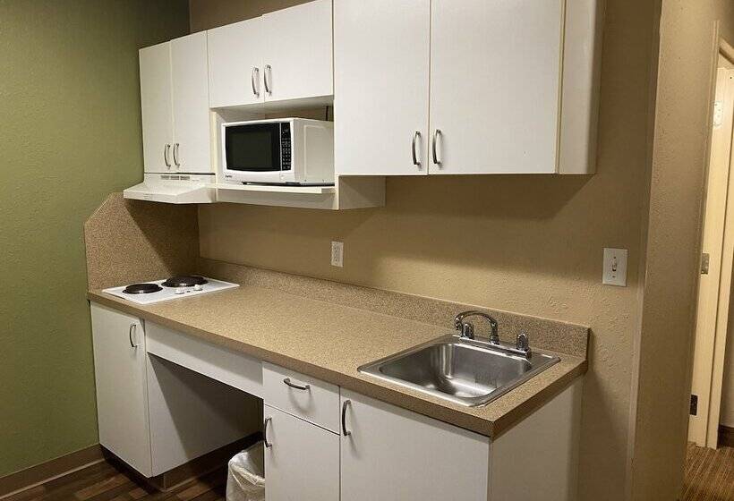 فندق Suburban Studios Auburn Hills   Detroit