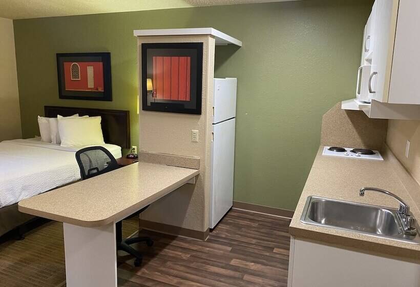 فندق Suburban Studios Auburn Hills   Detroit