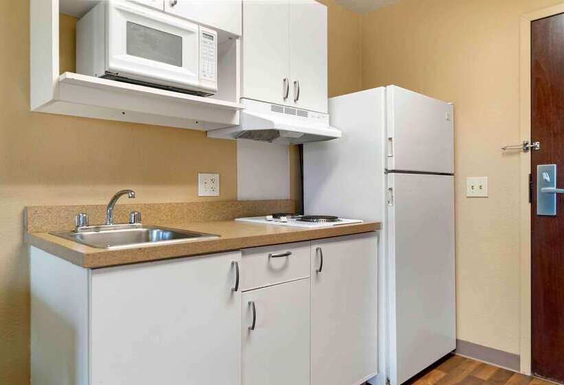 בית מלון כפרי Extended Stay America Select Suites   Detroit   Farmington Hills