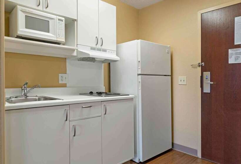 فندق Extended Stay America Select Suites   Detroit   Farmington Hills