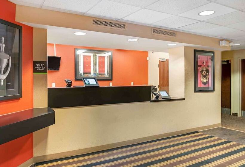 בית מלון כפרי Extended Stay America Select Suites   Detroit   Farmington Hills