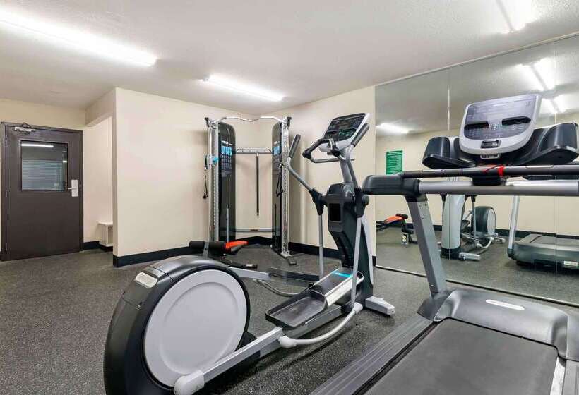 בית מלון כפרי Extended Stay America Suites  Kansas City  Airport