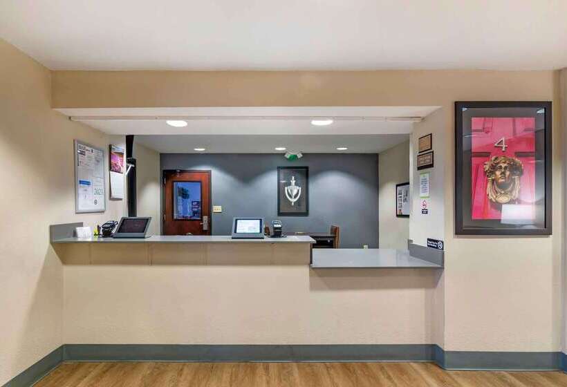 בית מלון כפרי Extended Stay America Suites  Kansas City  Airport