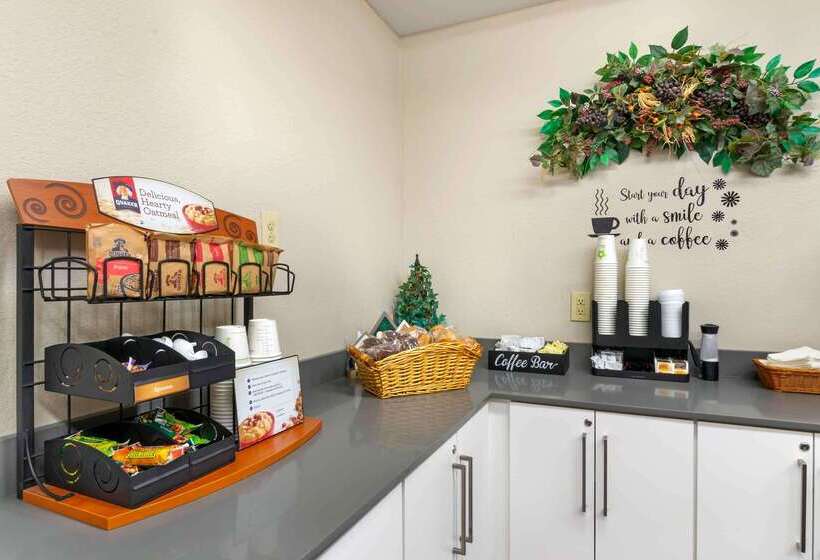 בית מלון כפרי Extended Stay America Suites  Kansas City  Airport