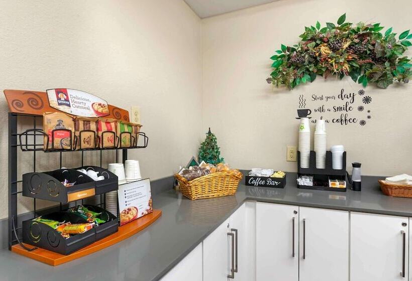 בית מלון כפרי Extended Stay America Suites  Kansas City  Airport