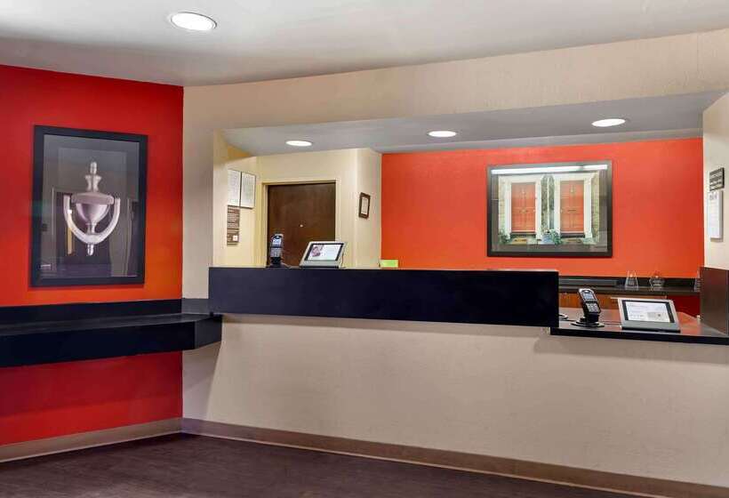 בית מלון כפרי Extended Stay America Suites  Los Angeles  Long Beach Airport