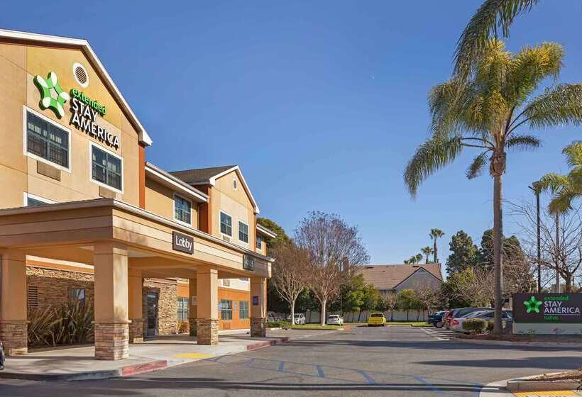 בית מלון כפרי Extended Stay America Suites  Los Angeles  Long Beach Airport