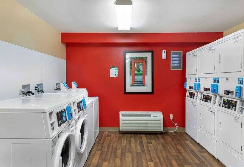 בית מלון כפרי Extended Stay America Suites  Los Angeles  Long Beach Airport