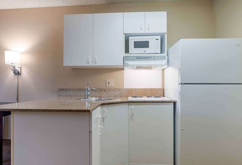 בית מלון כפרי Extended Stay America Suites  Orange County  Lake Forest