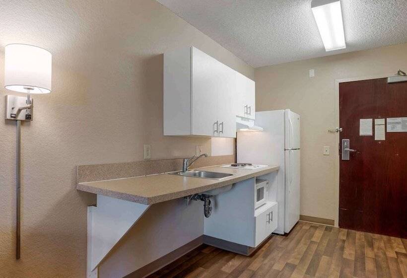 בית מלון כפרי Extended Stay America Suites  Orange County  Lake Forest