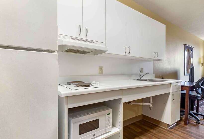 هتل Extended Stay America Suites  Rochester  Henrietta