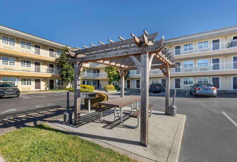 فندق Extended Stay America Suites   St Louis   Westport   E Lackland Rd