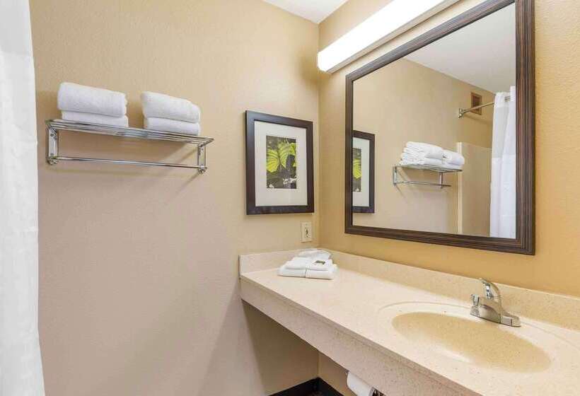בית מלון כפרי Extended Stay America Suites   St Louis   Westport   E Lackland Rd