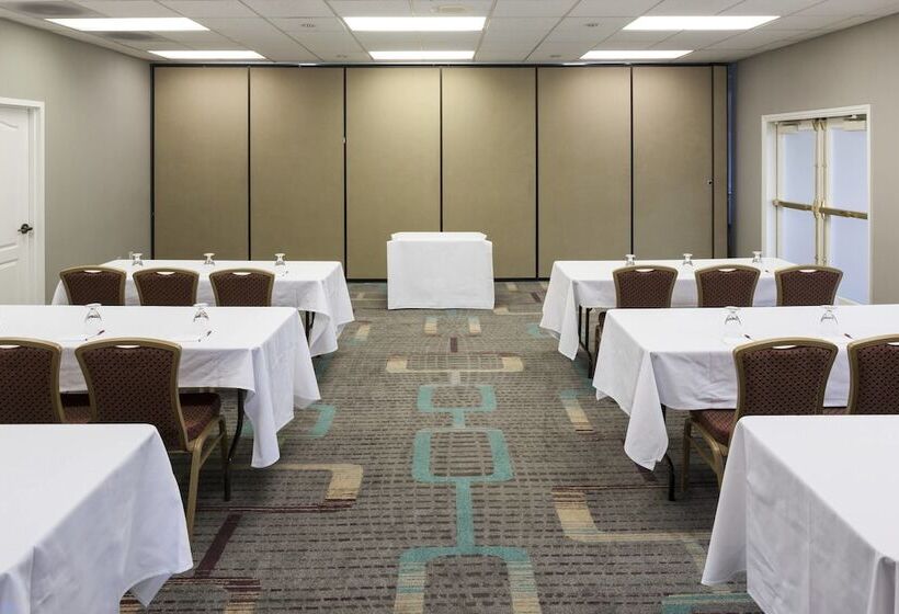 Отель Fairfield Inn By Marriott Santa Clarita Valencia