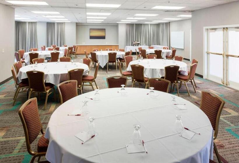 Отель Fairfield Inn By Marriott Santa Clarita Valencia
