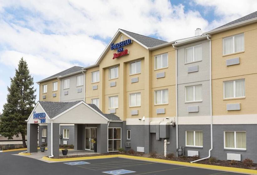 בית מלון כפרי Dubuque Inn & Suites