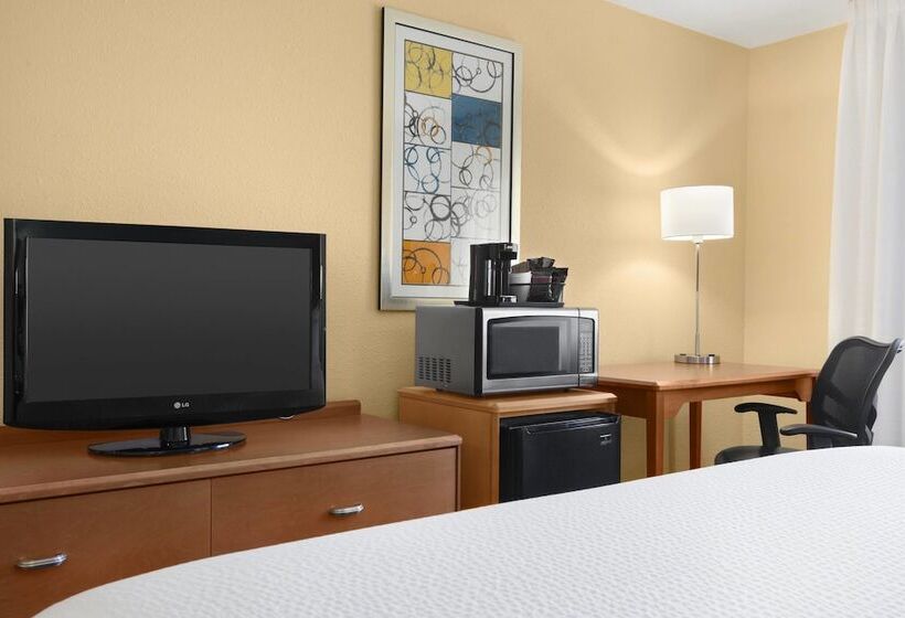 בית מלון כפרי Dubuque Inn & Suites