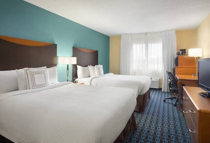 בית מלון כפרי Dubuque Inn & Suites