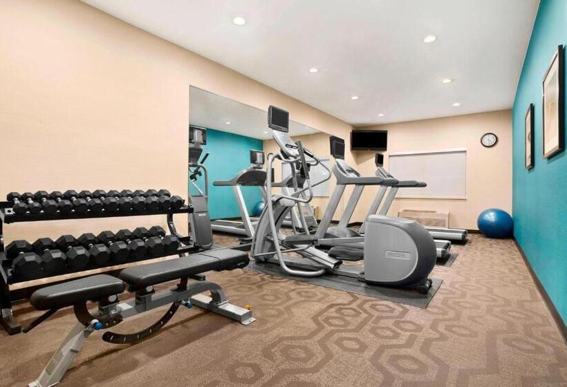 בית מלון כפרי Dubuque Inn & Suites