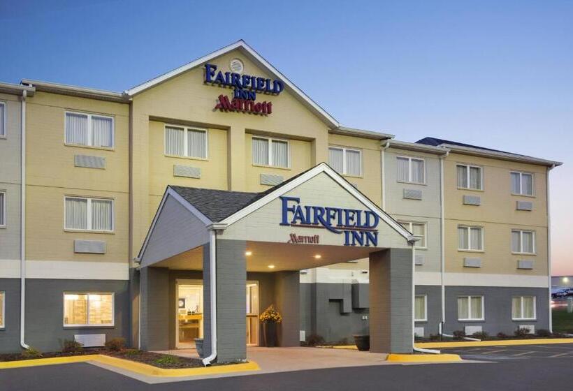 בית מלון כפרי Dubuque Inn & Suites