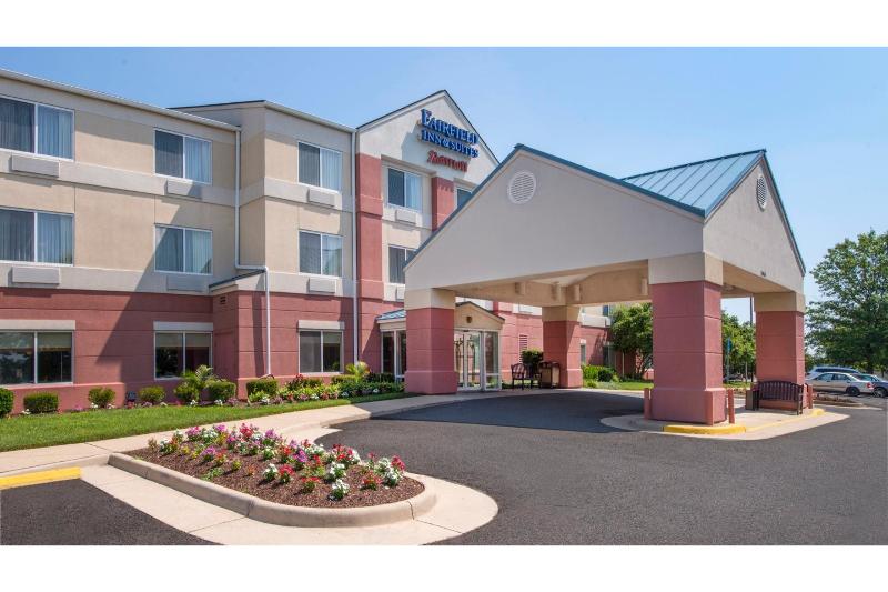 בית מלון כפרי Fairfield Inn & Suites Dulles Airport