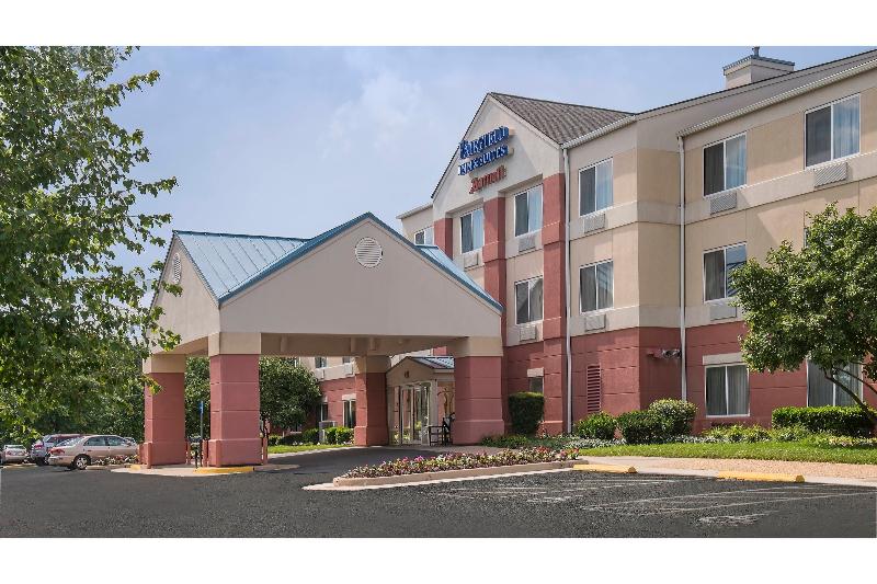 בית מלון כפרי Fairfield Inn & Suites Dulles Airport