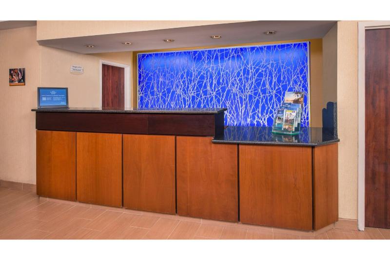 בית מלון כפרי Fairfield Inn & Suites Dulles Airport