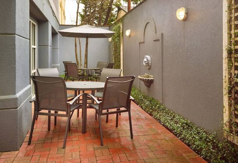 酒店 Fairfield Inn & Suites By Marriott Atlanta Buckhead