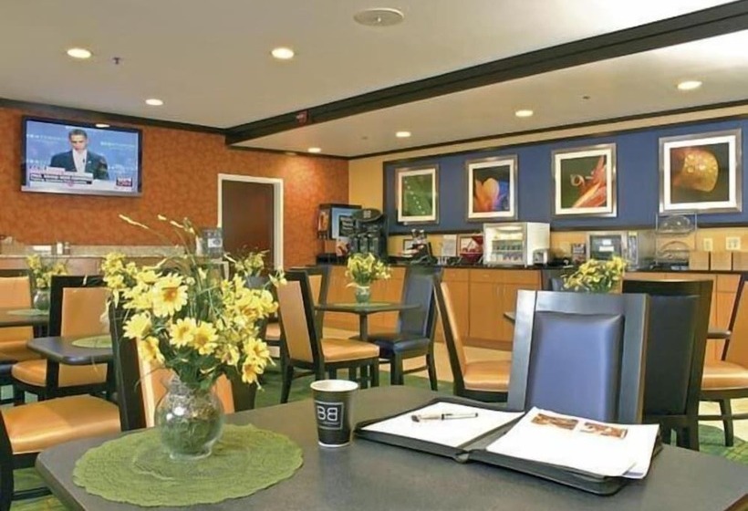 בית מלון כפרי Fairfield Inn Suites Brunswick