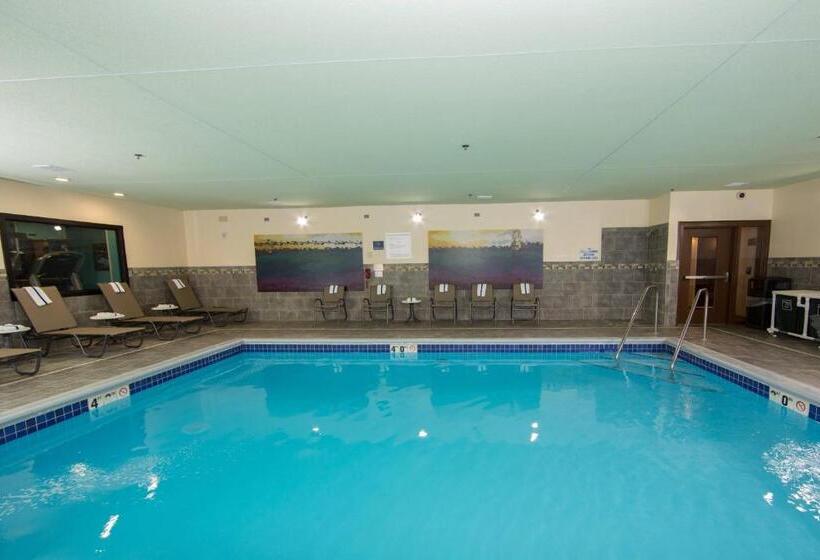 בית מלון כפרי Fairfield Inn & Suites Burlington