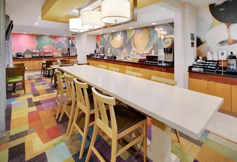 בית מלון כפרי Fairfield Inn & Suites Indianapolis Airport