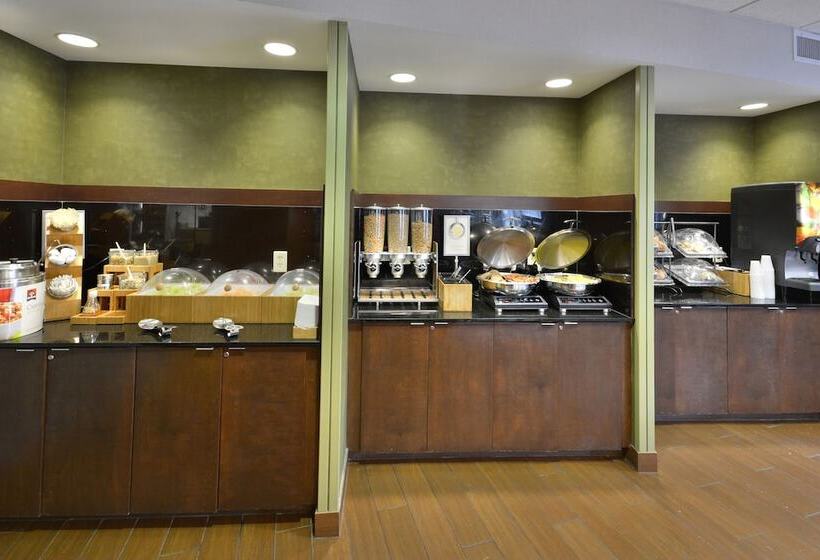 هتل Fairfield Inn & Suites By Marriott Charlottesville North