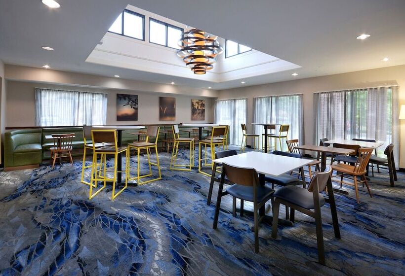 هتل Fairfield Inn & Suites By Marriott Charlottesville North