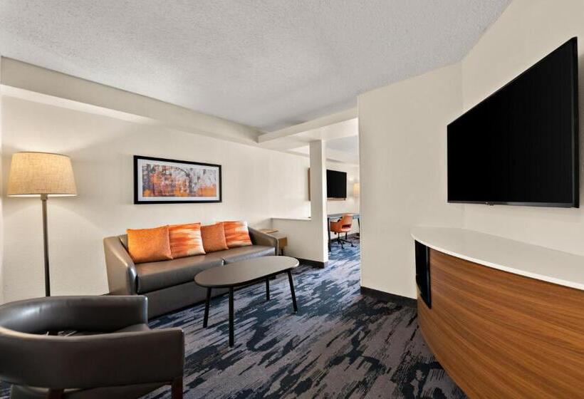 هتل Fairfield By Marriott Chesapeake