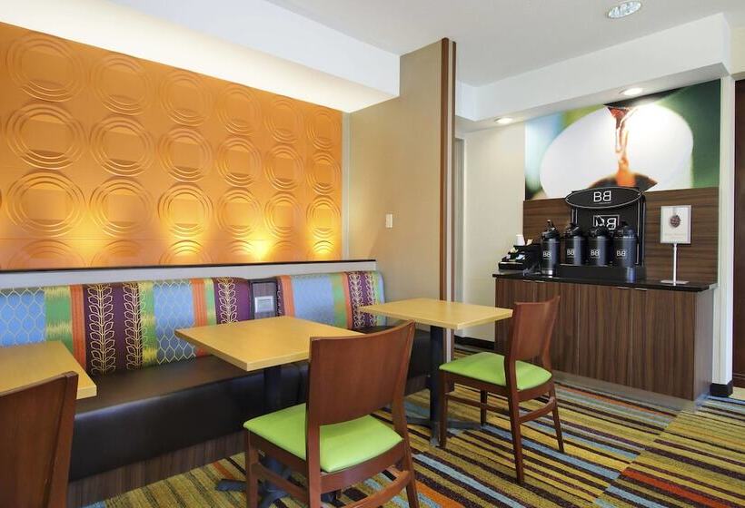 ホテル Fairfield Inn & Suites Colorado Springs South