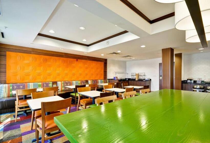 Отель Fairfield Inn & Suites Dallas Medical/market Center