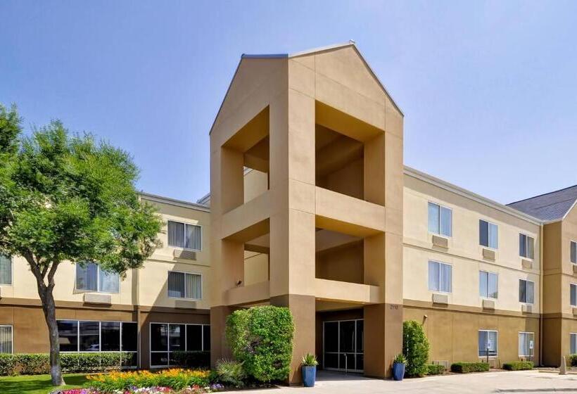 Отель Fairfield Inn & Suites Dallas Medical/market Center