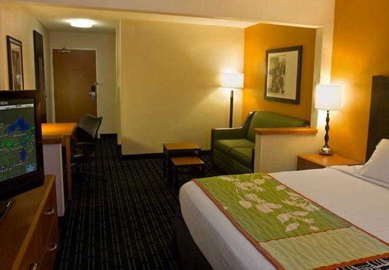 هتل Fairfield Inn & Suites Grand Rapids