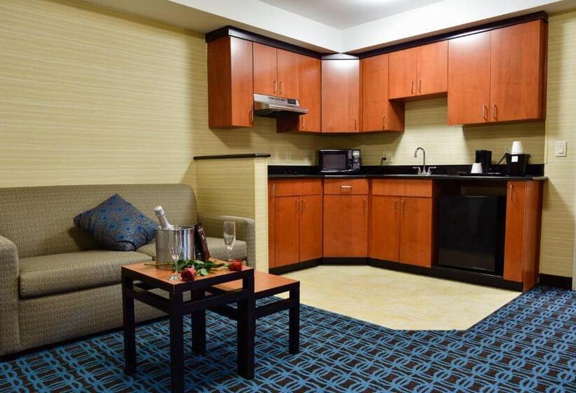 هتل Fairfield Inn Hartford Airport