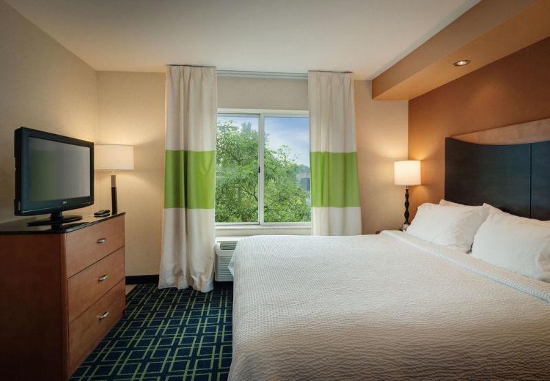 هتل Fairfield Inn Hartford Airport
